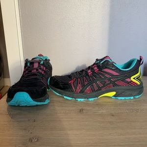 Black ASICS sneakers- used